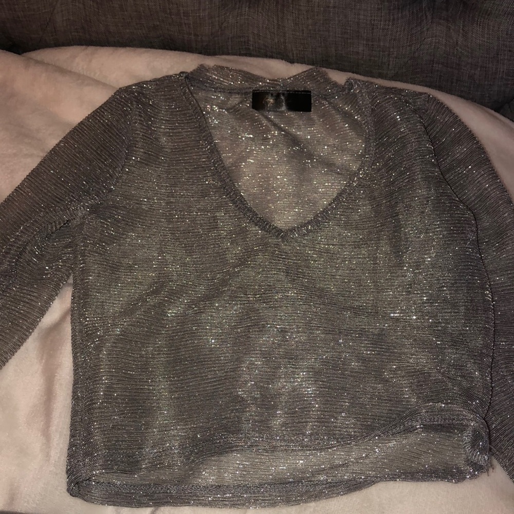 Sparkled vneck crop top